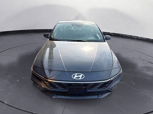 Used 2025 Hyundai Elantra SEL FWD image 8
