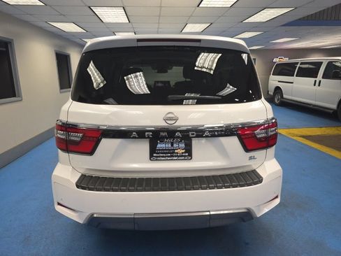Used 2023 Nissan Armada SL w/ Captain's Chairs Package AWD/4WD image 4
