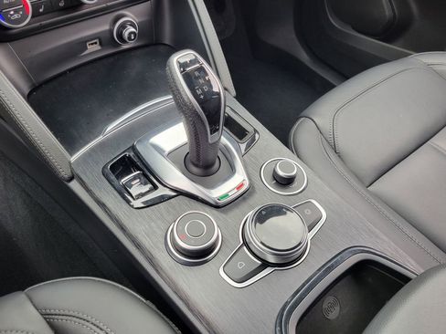Used 2024 Alfa Romeo Stelvio Sprint RWD image 15
