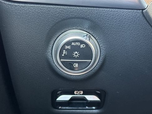 Used 2025 Mercedes-Benz C 300 Sedan image 39