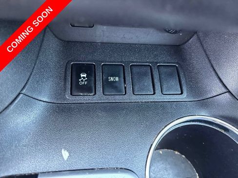 Used 2019 Toyota Highlander LE w/ Carpet Mat Package (TMS) FWD image 29