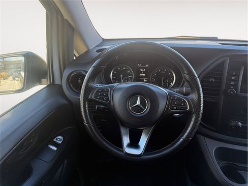 Used 2023 Mercedes-Benz Metris image 12