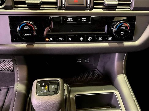 Used 2025 Nissan Pathfinder S image 15