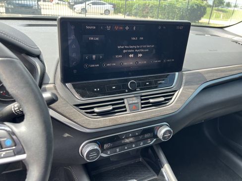 Used 2023 Nissan Altima 2.5 SL FWD image 8