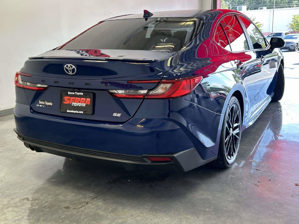 Used 2025 Toyota Camry SE FWD image 3