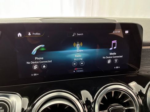 Used 2023 Mercedes-Benz GLB 250 image 18