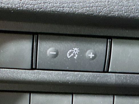 Used 2024 Mitsubishi Outlander ES image 10