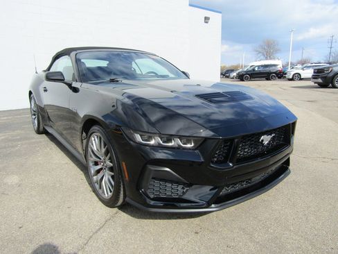 Used 2025 Ford Mustang GT Premium RWD image 10