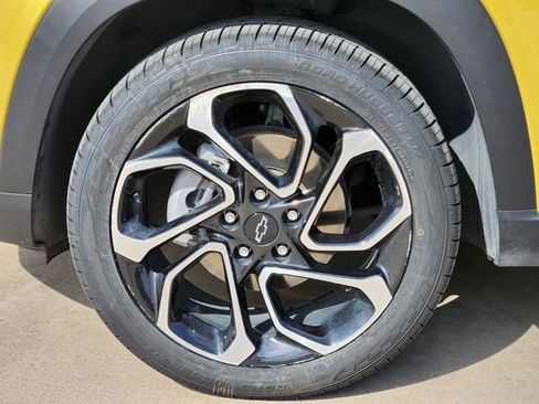 Certified 2024 Chevrolet Trax RS FWD image 7
