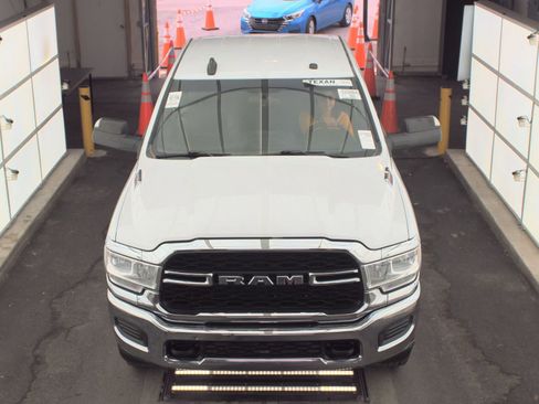 Used 2021 RAM 2500 Tradesman w/ Chrome Appearance Group image 4