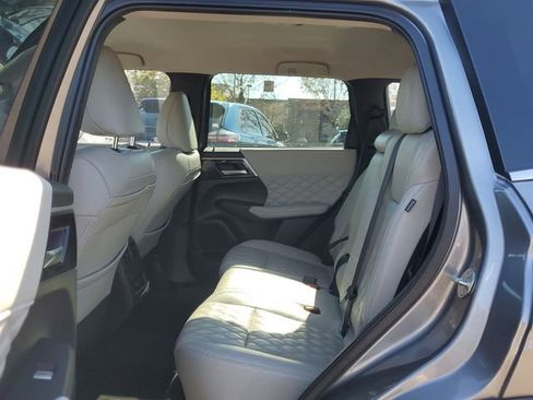 Used 2022 Mitsubishi Outlander SEL image 12