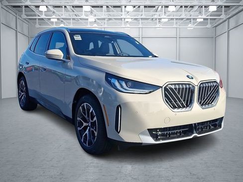 Certified 2026 BMW X3 xDrive30 w/ Premium Package AWD/4WD image 3