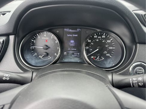 Used 2018 Nissan Rogue Sport SV AWD/4WD image 16
