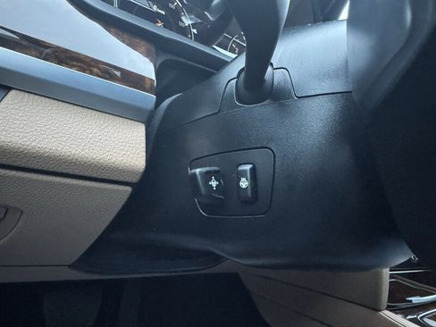 Used 2014 BMW 750Li xDrive image 11