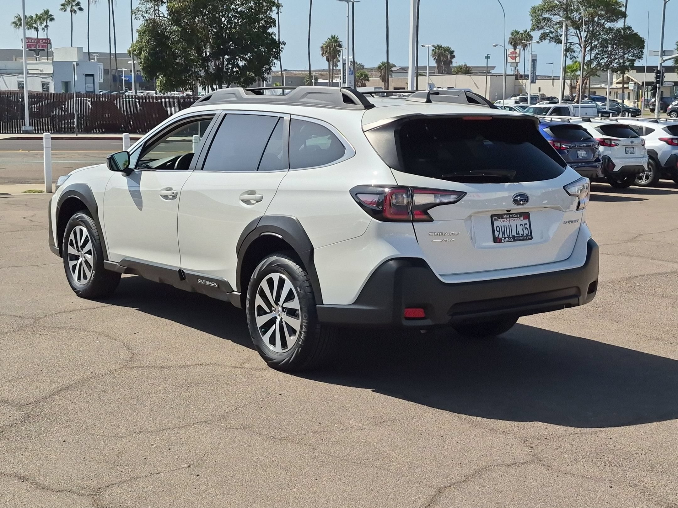 Used 2025 Subaru Outback Premium AWD/4WD image 6