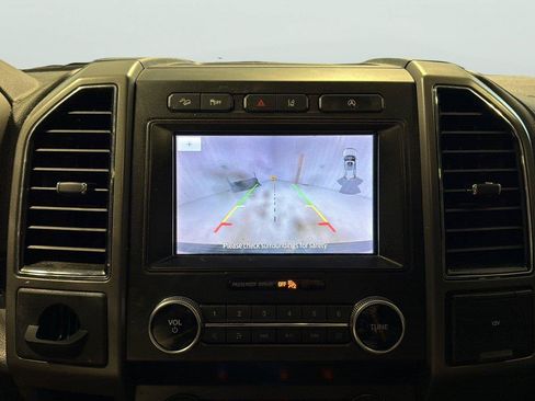 Used 2020 Ford Expedition XLT w/ Equipment Group 202A AWD/4WD image 19