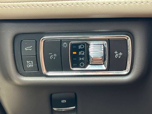 Used 2023 Lincoln Nautilus Reserve w/ Equipment Group 201A AWD/4WD image 17