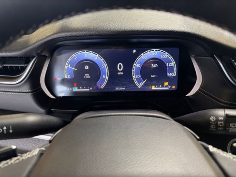 Used 2023 Jeep Grand Cherokee Altitude image 16