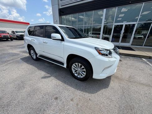 Used 2019 Lexus GX 460 Premium AWD/4WD image 2