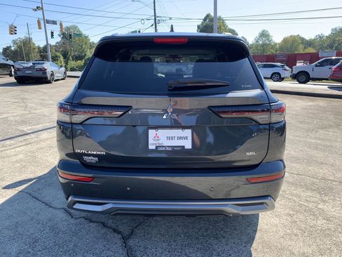 New 2025 Mitsubishi Outlander SEL image 3