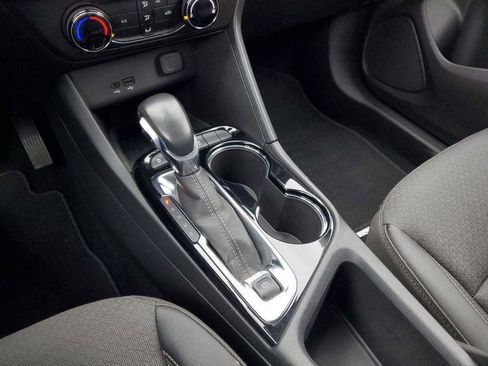 Certified 2024 Buick Encore GX Preferred FWD image 18