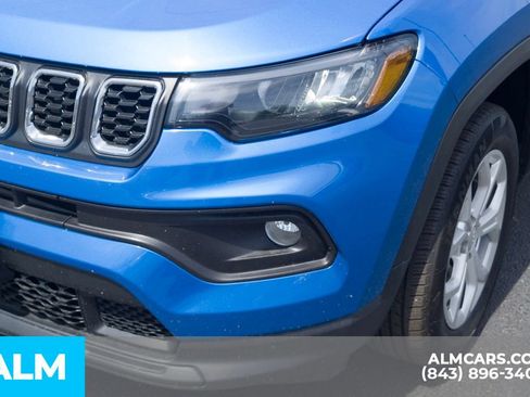 Used 2024 Jeep Compass Latitude AWD/4WD image 11