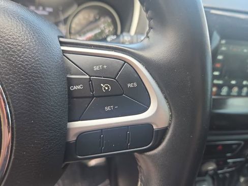 Used 2019 Jeep Compass Latitude FWD image 21