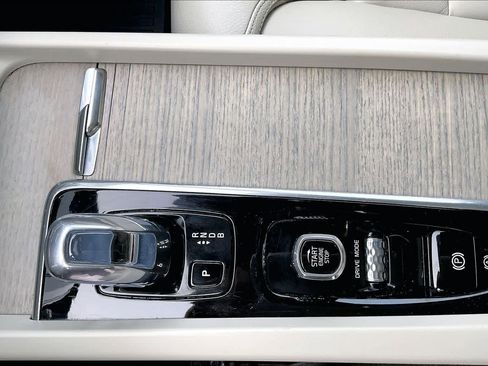 Used 2018 Volvo XC60 T8 Inscription w/ Advanced Package image 20