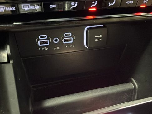 Used 2024 Jeep Grand Cherokee Limited AWD/4WD image 31