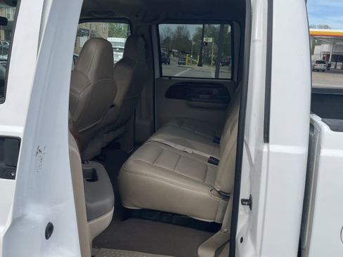 Used 2003 Ford F350 2WD Crew Cab DRW Super Duty image 9