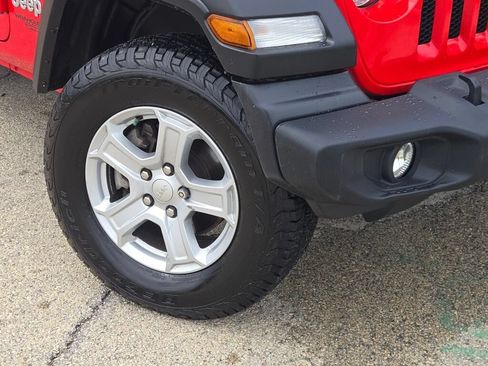 Used 2021 Jeep Wrangler Unlimited Sport AWD/4WD image 3