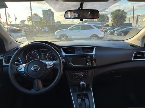 Used 2018 Nissan Sentra SV image 3