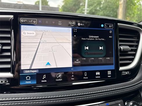 New 2026 Chrysler Pacifica Select image 3