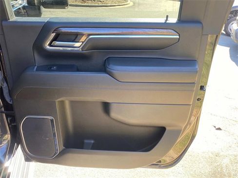 Used 2024 Chevrolet Silverado 2500 LTZ image 34