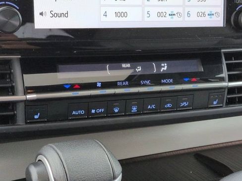 Certified 2024 Toyota Sienna XLE FWD image 14