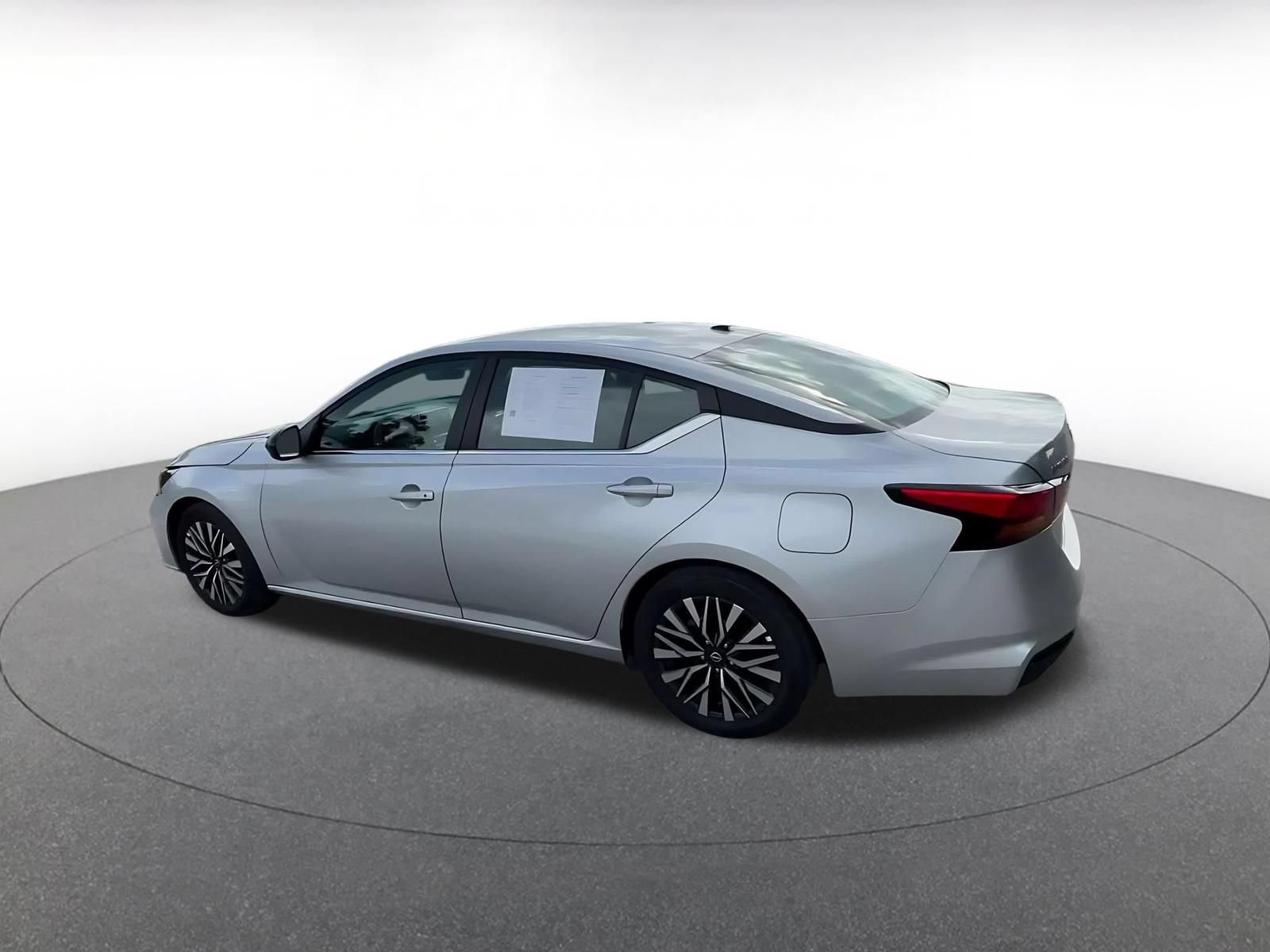 Used 2026 Nissan Altima 2.5 SV FWD image 9