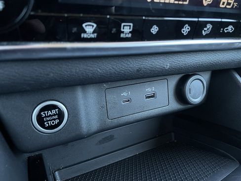 Used 2023 Nissan Rogue SV image 19