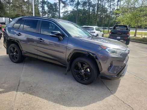 Used 2020 Toyota RAV4 XSE image 8