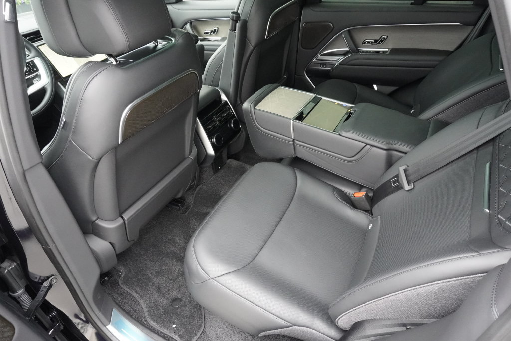 New 2026 Land Rover Range Rover SV AWD/4WD image 26