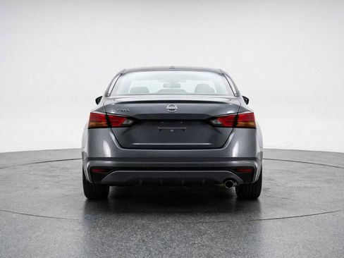 Used 2025 Nissan Altima 2.5 SV FWD image 6
