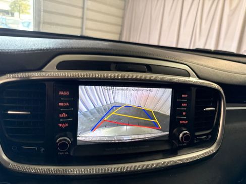 Used 2019 Kia Sorento SX FWD image 29