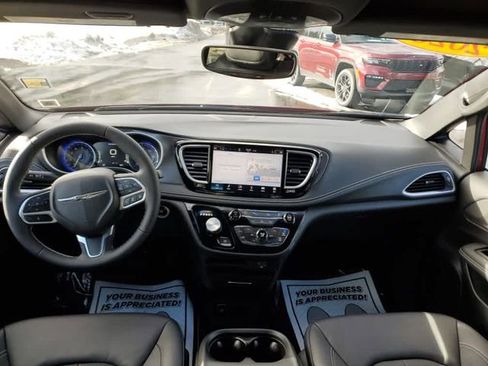 New 2026 Chrysler Pacifica Select FWD image 16