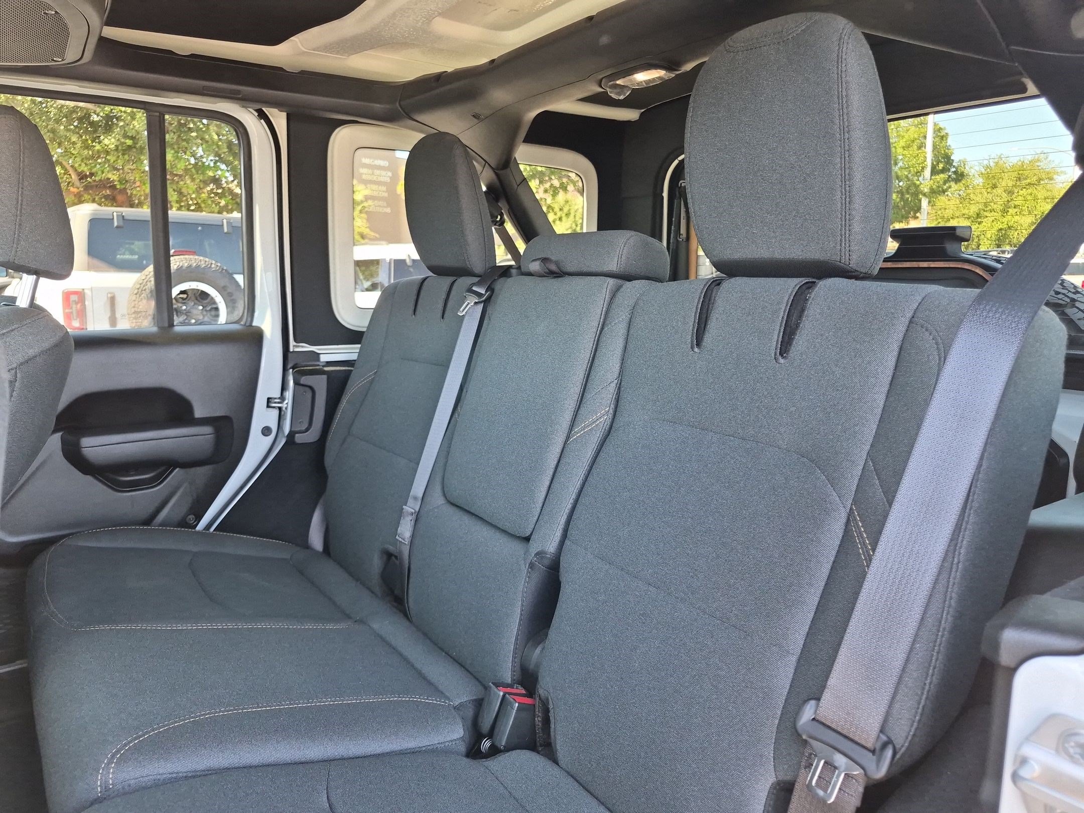 Used 2024 Jeep Wrangler Unlimited AWD/4WD image 26