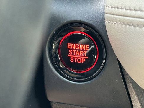 Used 2025 Honda HR-V LX image 27