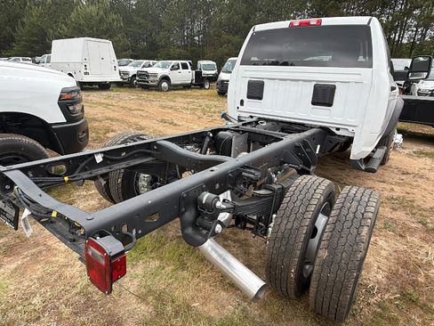 New 2026 RAM 4500 Tradesman w/ Chrome Appearance Group AWD/4WD image 8