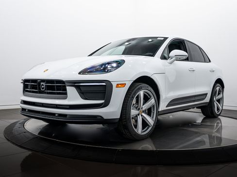 New 2026 Porsche Macan AWD/4WD image 1