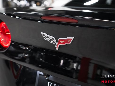 Used 2007 Chevrolet Corvette Coupe w/ Preferred Equipment Group RWD image 13
