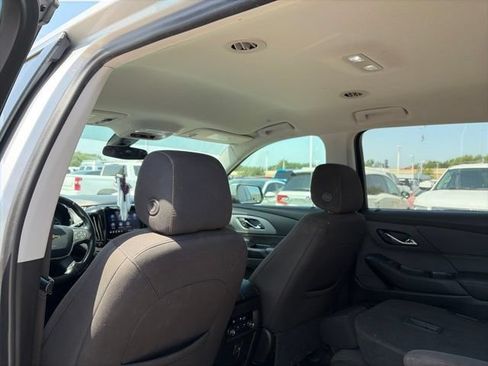 Used 2021 Chevrolet Traverse LT FWD image 12
