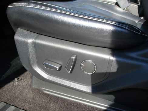 Used 2018 Ford F150 Lariat image 10