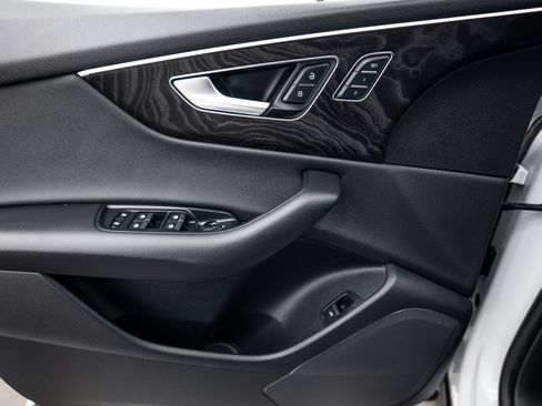 Certified 2023 Audi Q8 Premium w/ Convenience Package AWD/4WD image 15